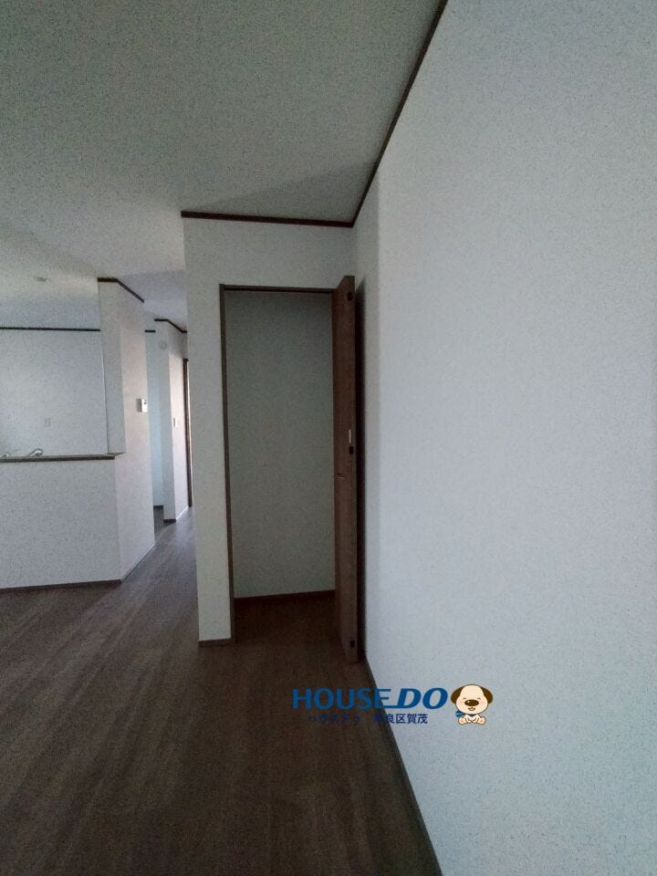 キッチン横のファミリークローク収納は備蓄庫にもできそうです♪