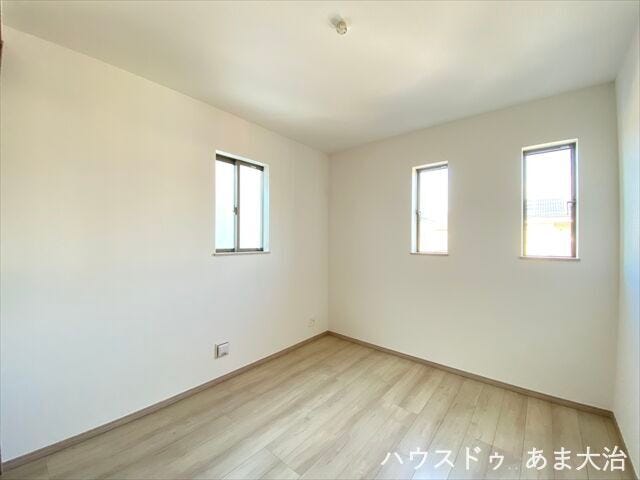 北側のお部屋は一日を通して安定した明るさを確保できます◎