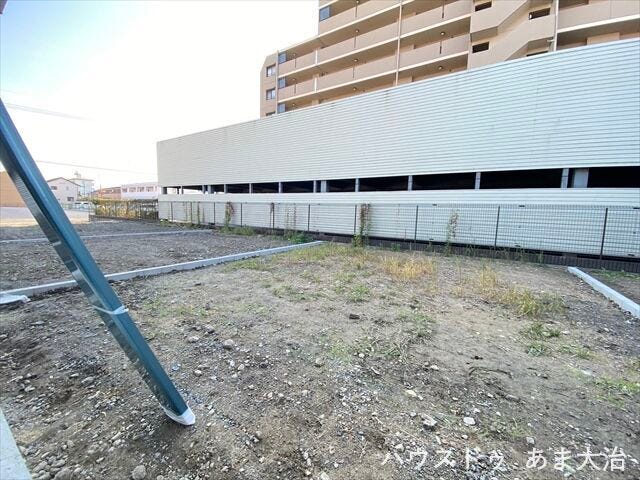 広々とした南庭には大型倉庫を設置したり、人工芝を敷いてドッグランを作ったりなど、趣味の幅も広がりそうですね。