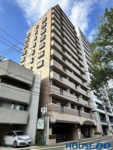 【外観】
紙屋町・八丁堀エリアまでアクセス良好♪
開放感ある南東向きの角部屋!