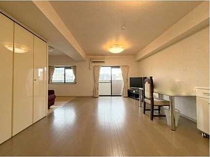 リビング横の畳スペースを合わせて21.5帖!広々とお使いいただけます