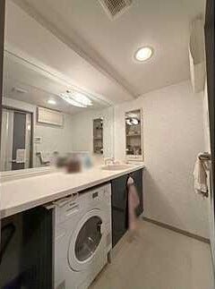 ゆったりひろい洗面台は忙しい朝もスムーズに準備ができます