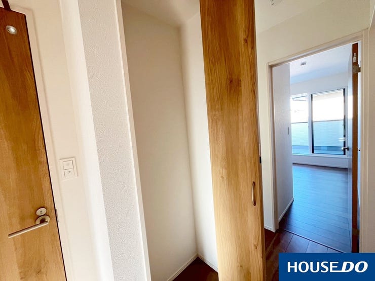 【2階廊下物入】