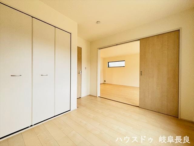 ≪5.3帖≫
ワークスペースやキッズルームにも◎ 暮らしに合わせて使えるつながりのある一室。