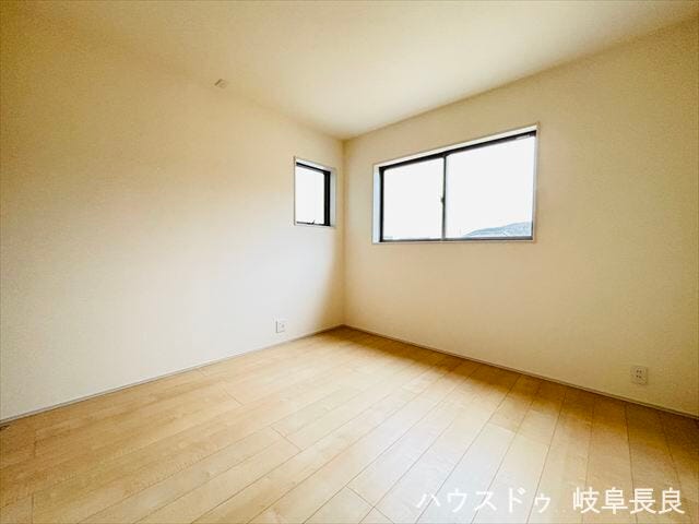 ≪6.3帖≫
6.3帖の洋室は、お子様のお部屋や主寝室としてはもちろん、来客時の宿泊スペースや趣味のお部屋など、多目的にご利用いただけます。