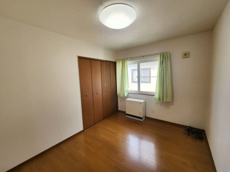 室内(2025年9月)撮影
◎本日案内可能◎
シンプルなお部屋のデザインは様々なインテリアに合いそうですね♪