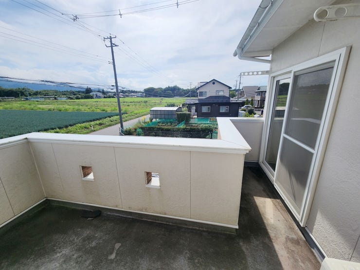 室内(2025年9月)撮影
◎本日案内可能◎
バルコニーは明るい光が差し込み、洗濯物も良く乾きます。