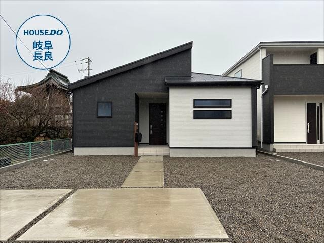 【外観】
名鉄各務原線「田神駅」まで徒歩約59分の立地です。日野小学校まで徒歩約10分、長森中学校までは徒歩約47分です。