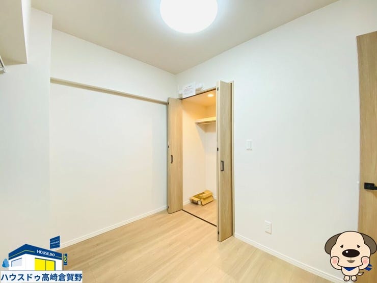 各洋室に収納場所があります♪