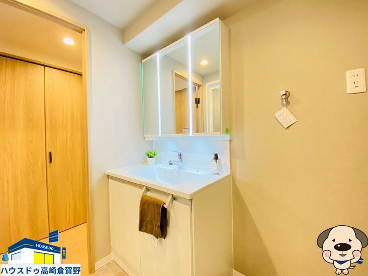 照明付きの洗面所♪明るいおかげで気分も上がります♪