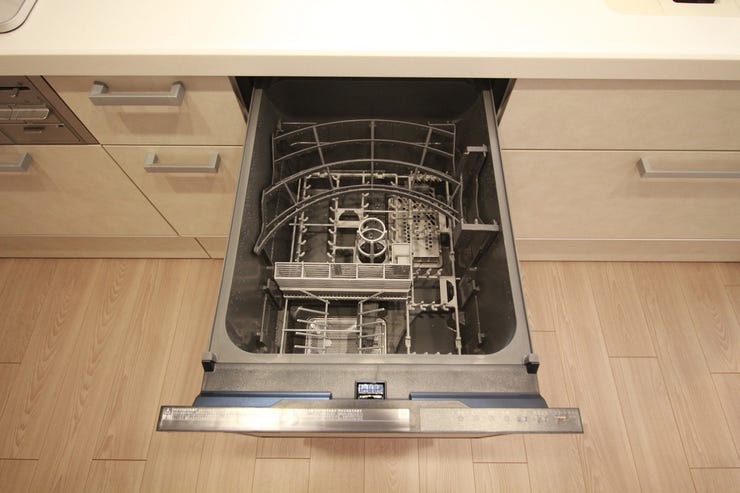 【食器洗浄乾燥機】手荒れが防げて節水になり加えて時短にもなり重宝します。