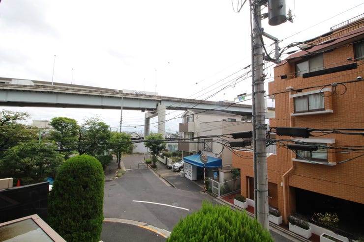 スーパー・コンビニ徒歩圏内のため住環境良好です◎