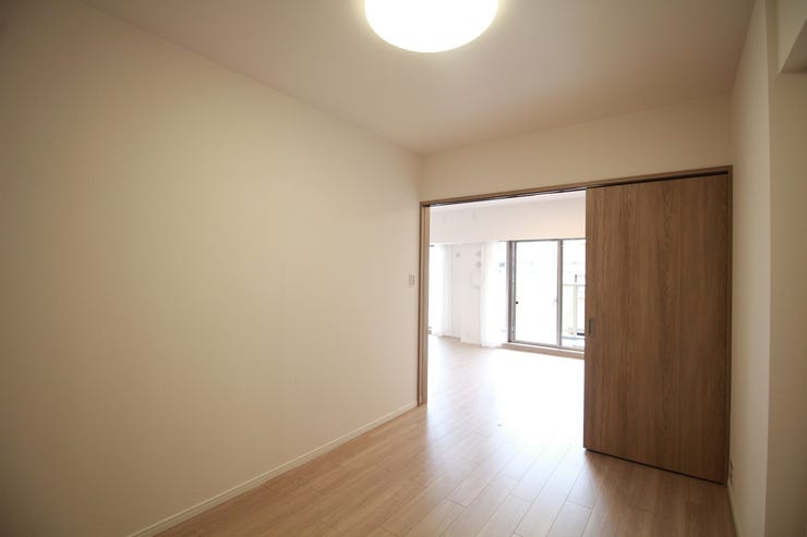 飽きがこないシンプルな内装はおしゃれのポイントです。