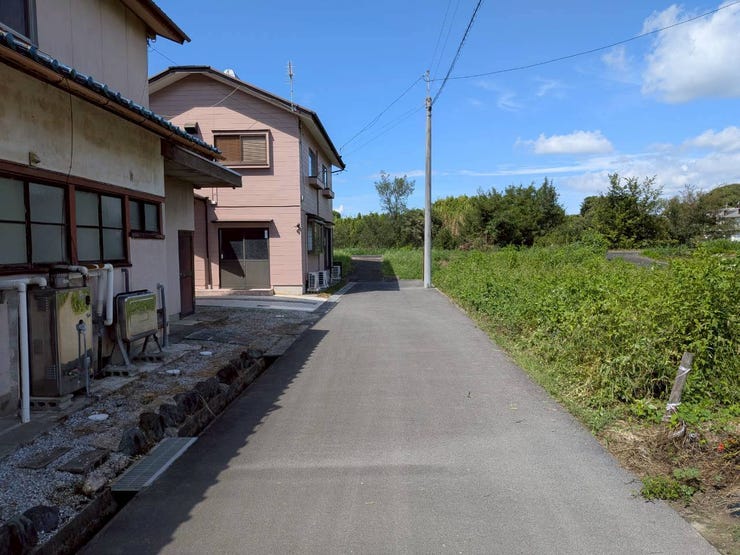 ◆公道幅員約4.0m
◆間口約14.0m 車の出し入れもラクラクです