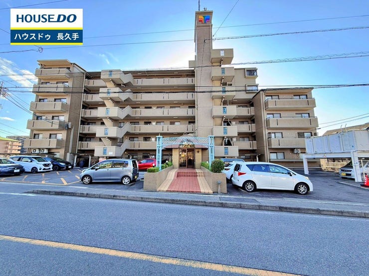 【外観】
お住まい購入に向けての『質問』・『疑問』。具体的に何を準備をして進めたらいいのか?些細な事でも何でも質問して下さい。安心してお住まいが購入出来るようサポート致します!