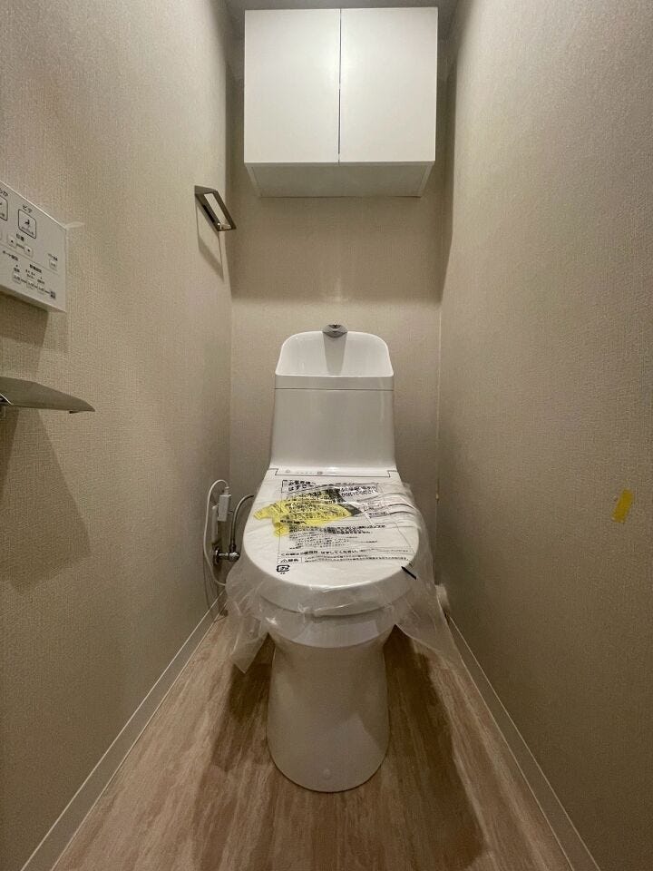 収納棚には、お客様には見せたくないものを仕舞いましょう。「見せる」と「隠す」を、上手に組み合わせて、生活感もオフ