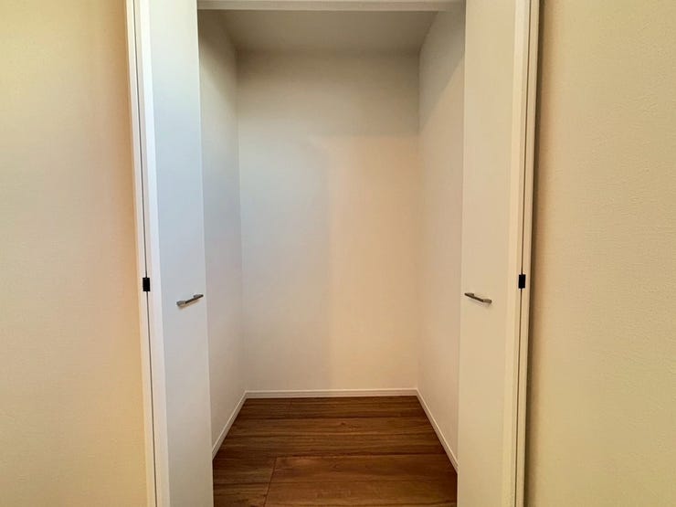 収納付きです♪