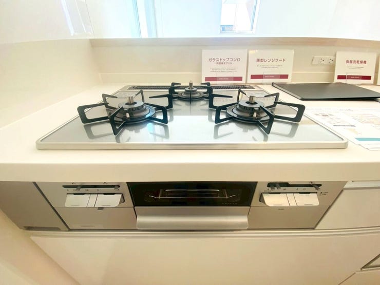 使いやすい3口コンロでお料理の時間がより楽しくなりそうです。
