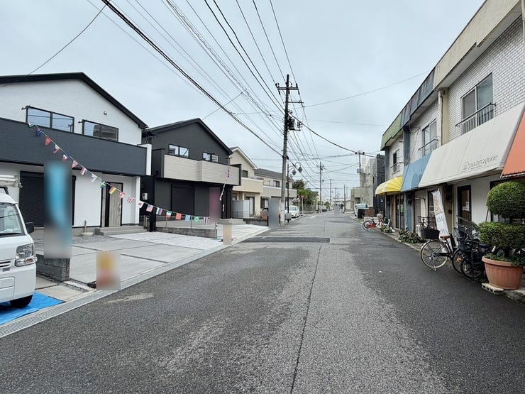 周辺は小さめの公園から比較的大きな公園が点在しており、幅広い年齢の方々の憩いの場となっています!