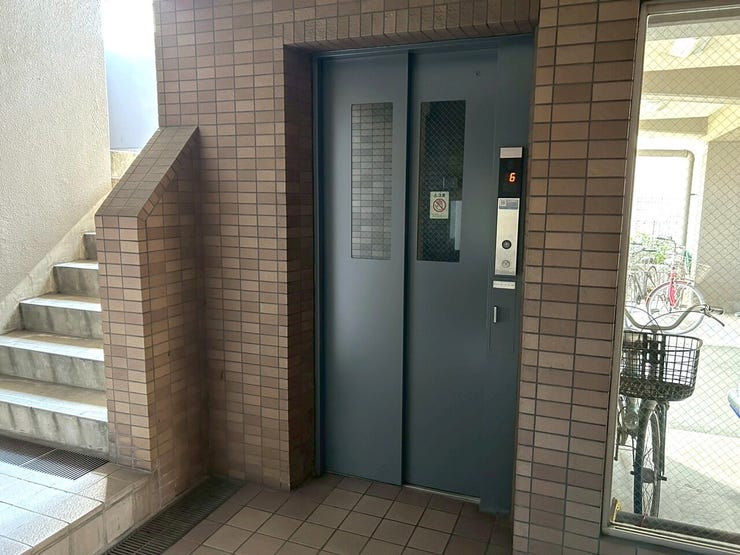 エレベーターがついており、お子様連れでもストレスなく生活できますね♪