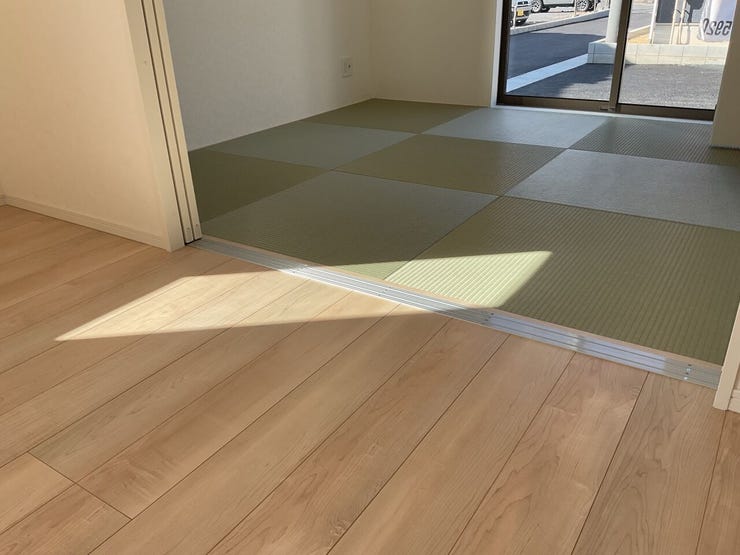 フチなしの畳はモダンですっきりとした印象です