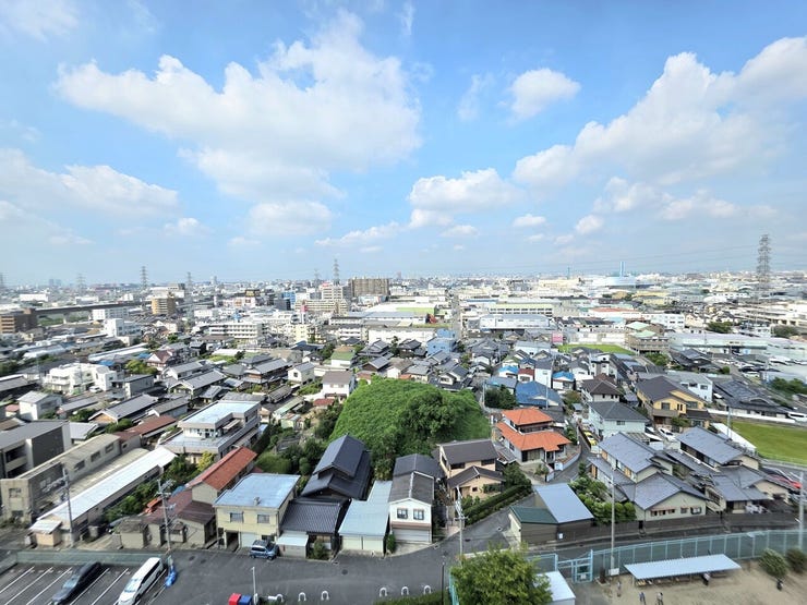 高層階ならではの抜け感ある眺望。遠くの街並みまで見渡せます♪