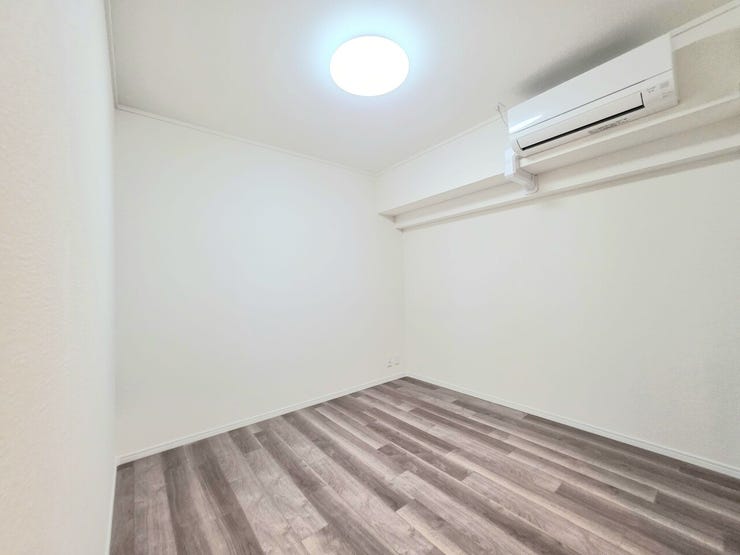 昼はリビングの延長として、夜は静かな寝室に。使い方いろいろ♪