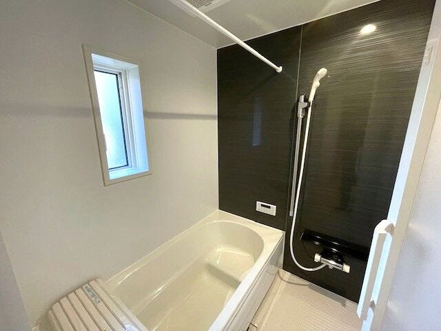 腰掛付き浴槽タイプ。
半身浴も楽しめます♪