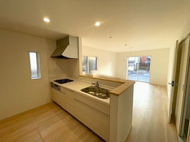 家族の顔を見ながらお料理ができる対面キッチン。
家族との時間を大切にできます。