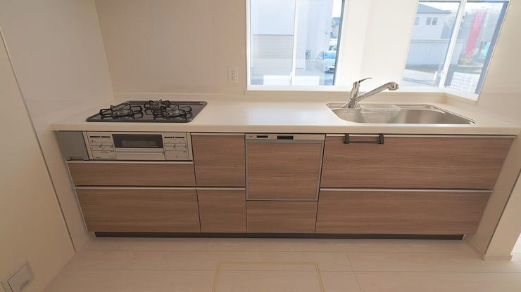 家族との会話が弾むカウンターキッチン♪