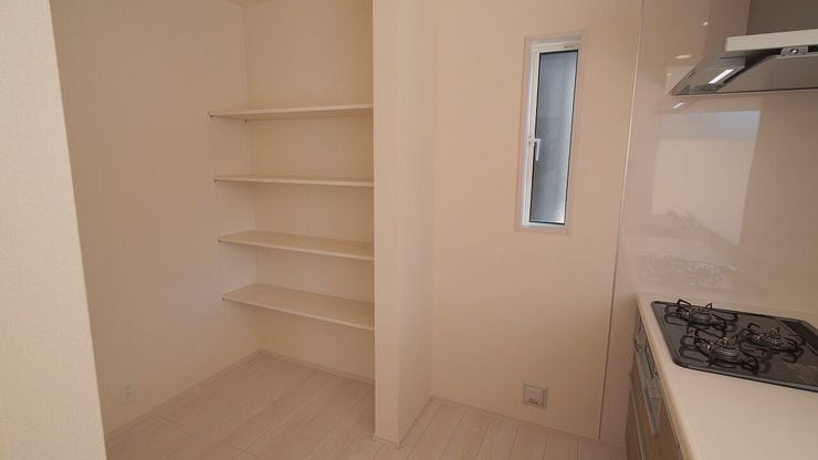 ストックにも便利なパントリー付き♪