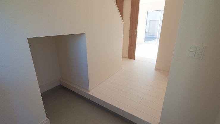 アウトドア用品などもスッキリ収納できる土間収納♪