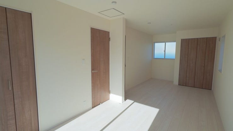 趣味部屋・書斎としても使用できる5.5帖の洋室♪