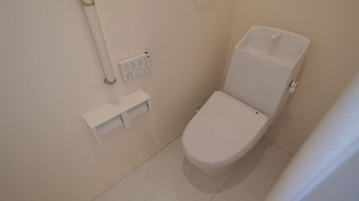 温水洗浄便座付きトイレ♪