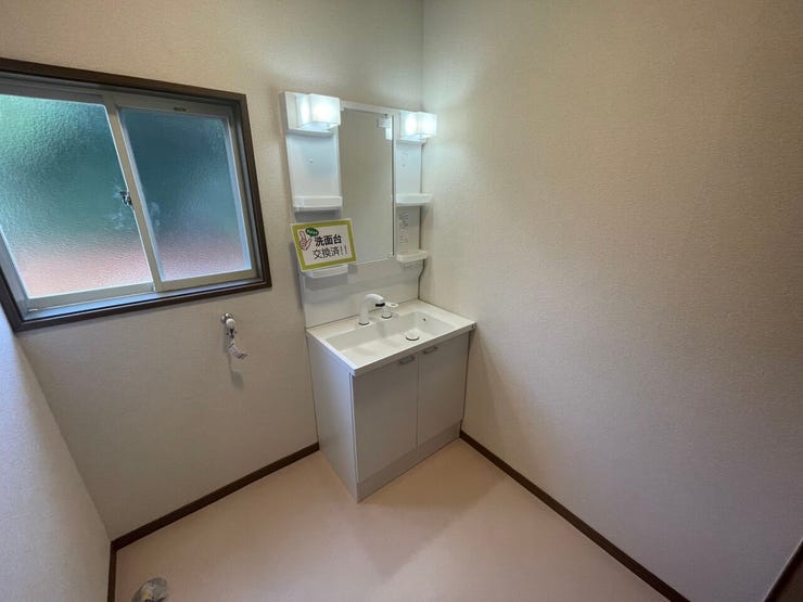 【2025、8月撮影】 洗濯機をおいても十分なスペーズあります