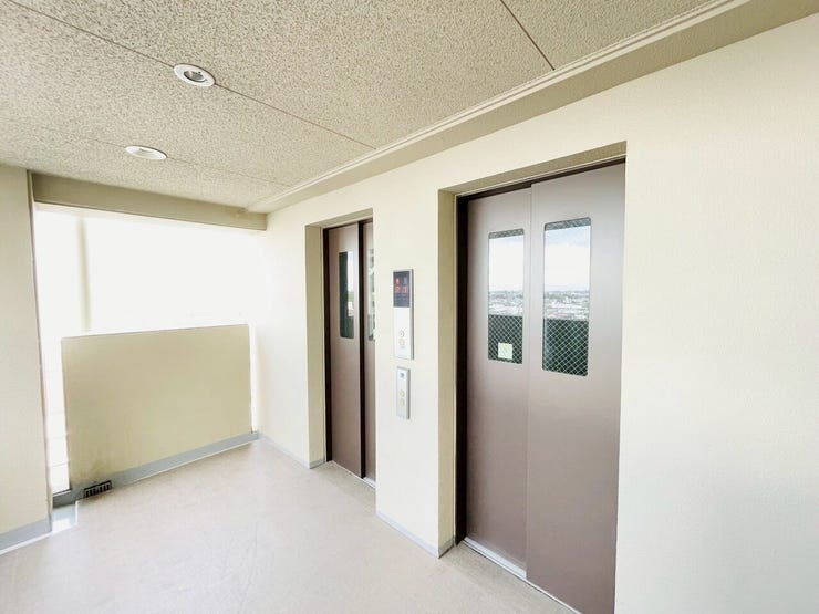 エレベーターが2基あるため混み合う時間帯も助かります!