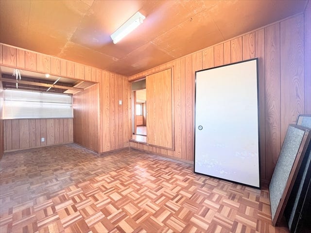 リメイクシートやウォールステッカーを貼るだけで
お部屋の雰囲気はガラッと変わって気分転換になります。