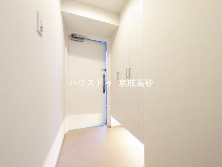 大型の下駄箱収納でお気に入りの靴もたっぷり収納できますね!