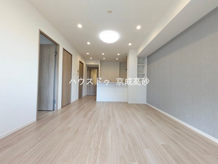 【外観】
落ち着いた雰囲気に包まれて、伸びやかな空間の中で、ゆったりと家族団らんのひとときを過ごせます。