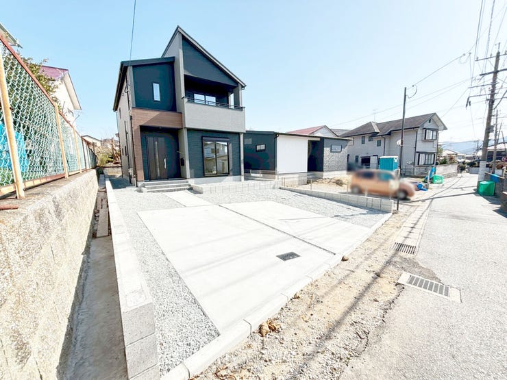 新築なら専門の当店へおまかせください♪ほとんどのお客様がご来店いただいております。LDK20帖以上♪小倉南区湯川新町新築戸建て◎駐車場並列3台◎WIC◎都市ガス◎バルコニー