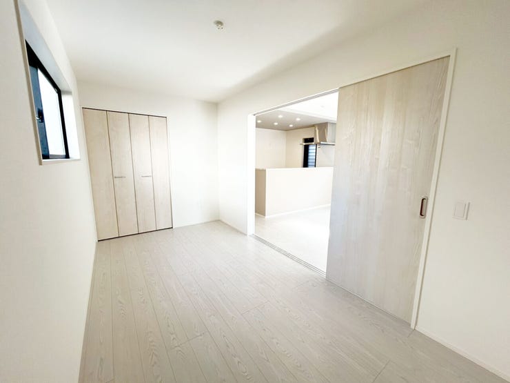 新築なら専門の当店へおまかせください♪ほとんどのお客様がご来店いただいております。LDK20帖以上♪小倉南区湯川新町新築戸建て◎駐車場並列3台◎WIC◎都市ガス◎バルコニー