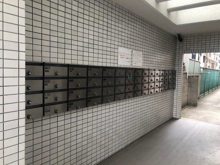 集合ポストです。帰宅時にもポストを確認できます。