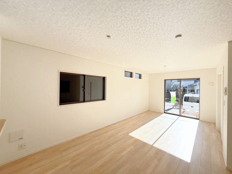 自然と家族が集まり、家族と食事を楽しみ、一緒にテレビを見て笑ったり、のんびりくつろいだりできるのがLDK。是非家族と素敵な時間をこの場所で♪