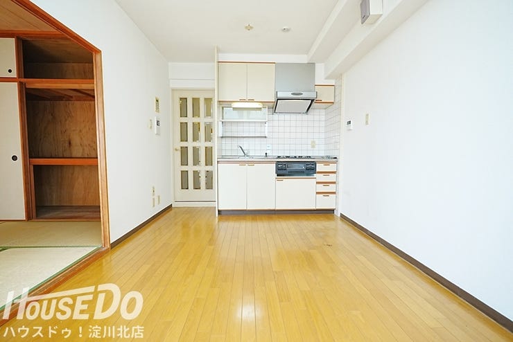 15階建て4階部分・西向き・1LDK+フリールーム◎
壁付けキッチンでリビングを広く使えますね!