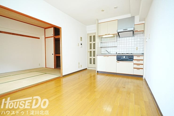 15階建て4階部分・西向き・1LDK+フリールーム◎
壁付けキッチンでリビングを広く使えますね!