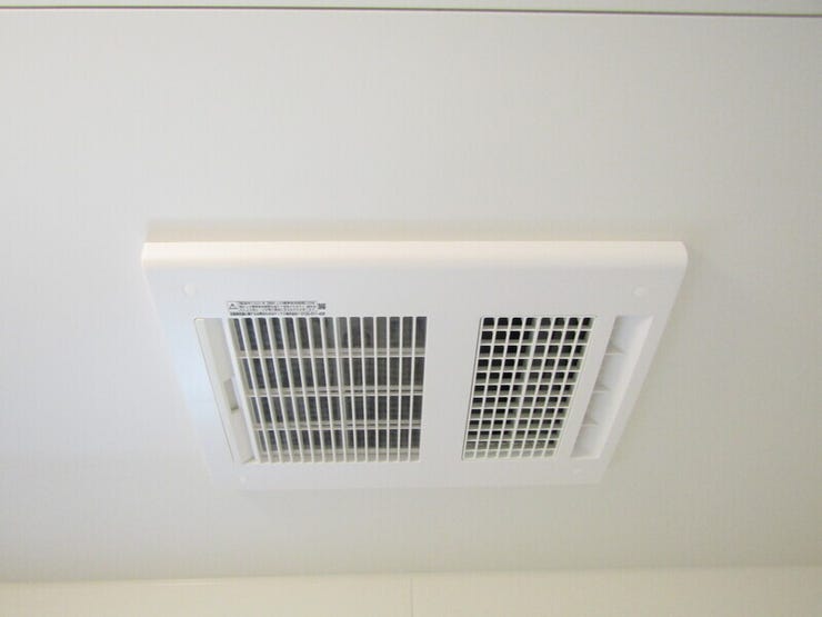 浴室乾燥機付き。雨の日の洗濯物に大活躍!梅雨の時期など洗濯物が溜まりやすい季節に大活躍です♪