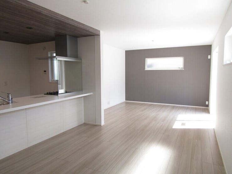 家族みんなが集まるリビングダイニングは挨拶がしやすい・顔を合わせやすいリビング内階段を採用。