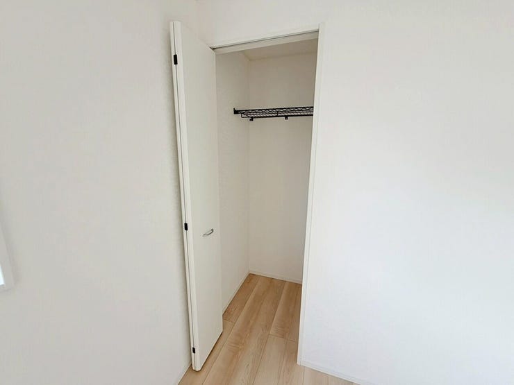 【2階6.0帖】洋室
収納あり