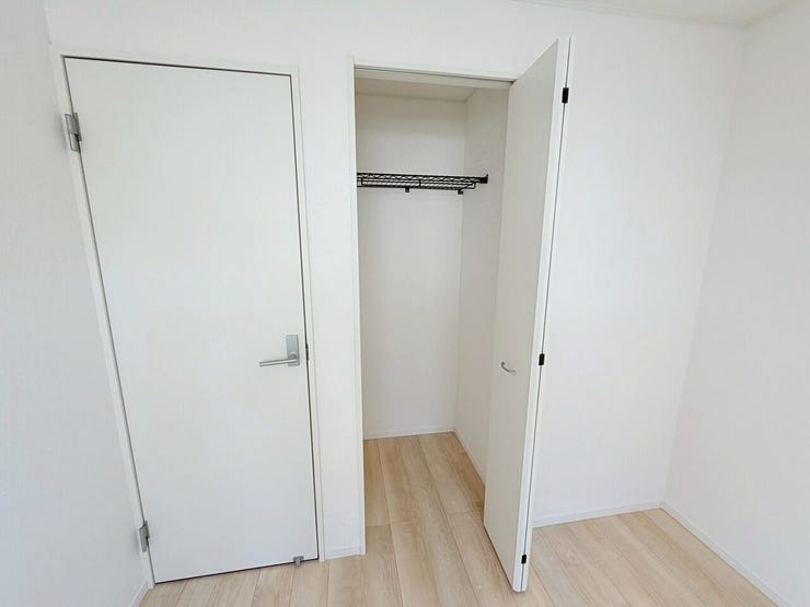 【2階4.5帖】洋室
収納あり