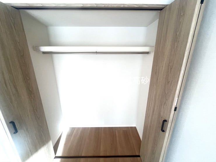 適材適所の収納付きです。